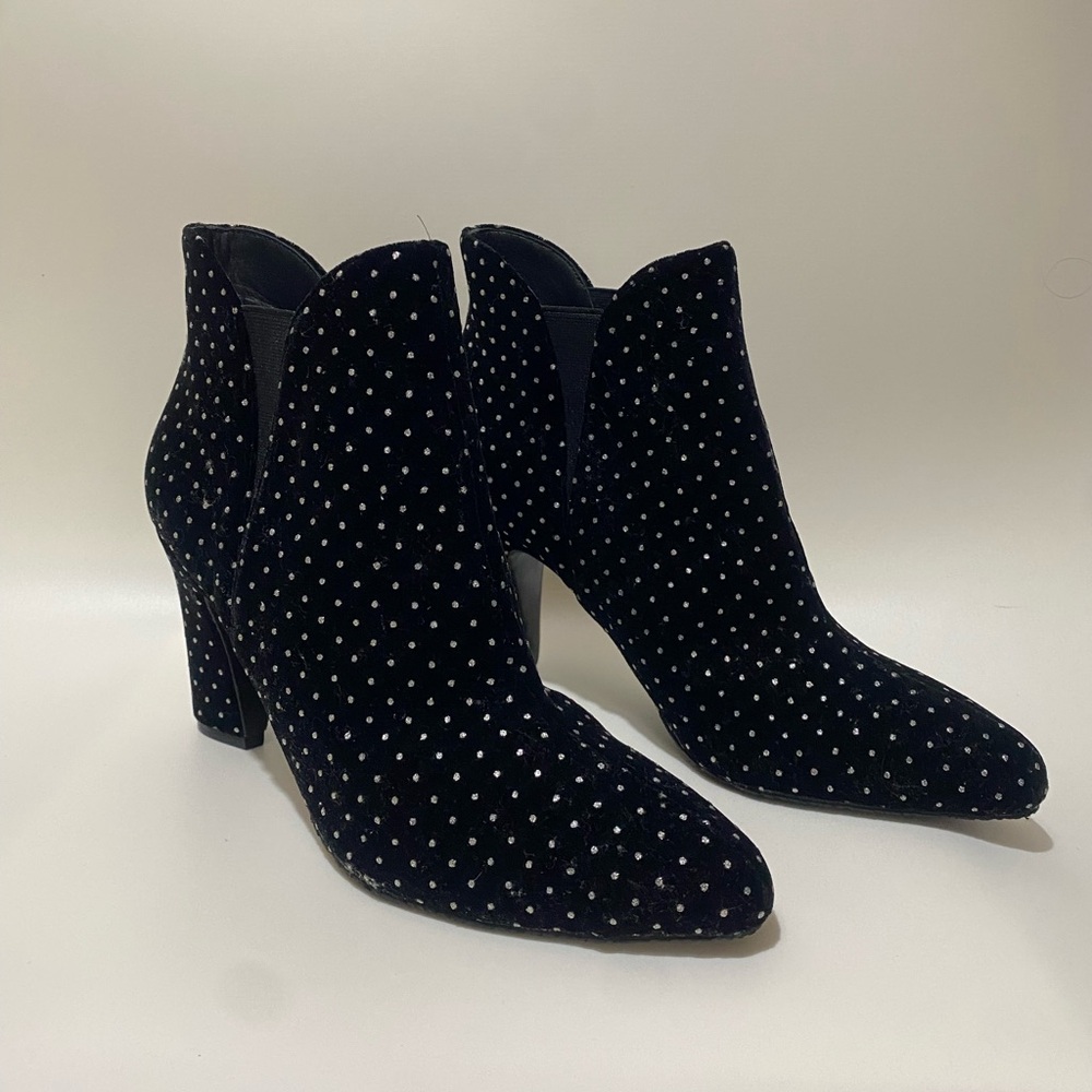 Badgley Mischka Elegant Black Studded Ankle Boots Womens